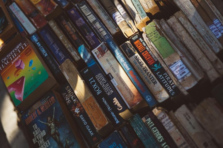 Bagaimana Menentukan Target Pembaca dan Gaya Bahasa Akademik yang Tepat